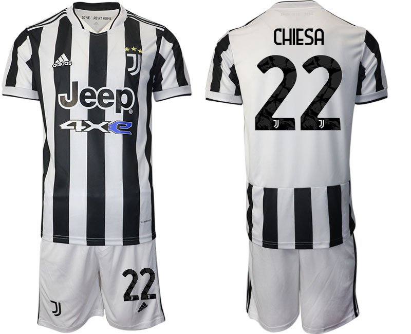 Juventus Turin Heimtrikot Saison 2021/2022 in schwarz und weiß mit Aufdruck Chiesa 22